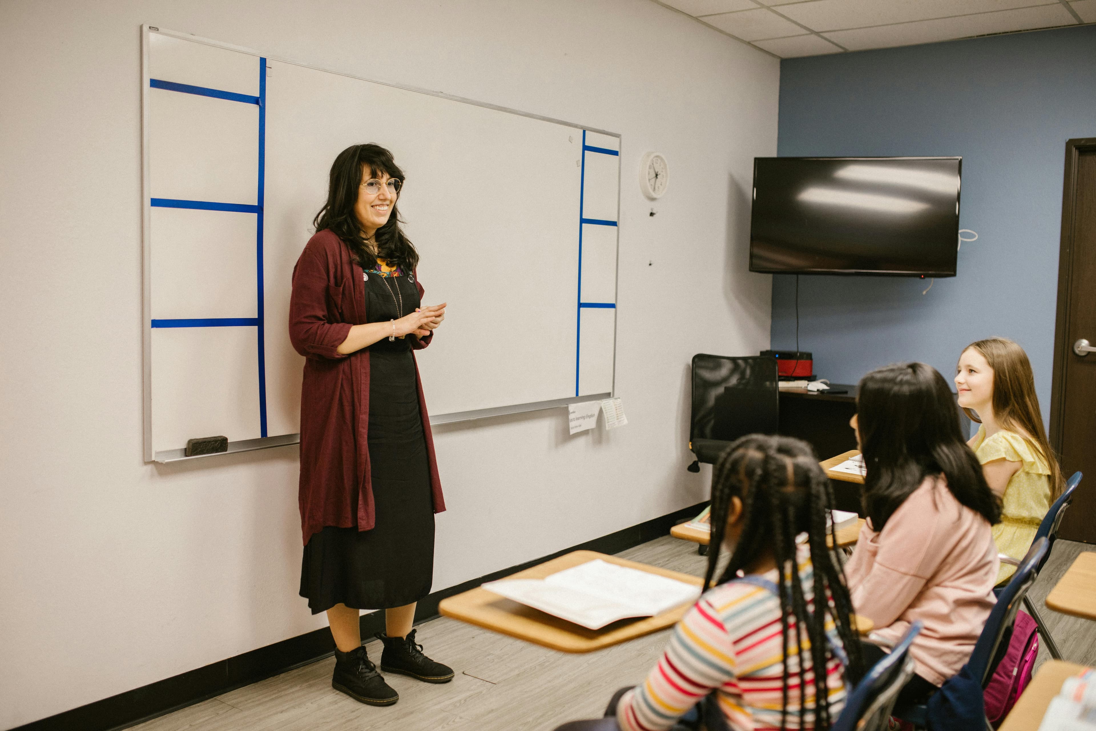 Professional counselling session with teens and families